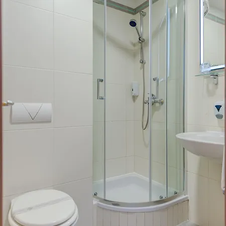 Pax Hotell 3*