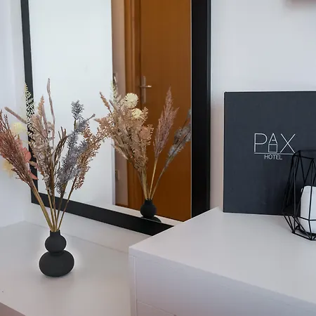 Pax Split
